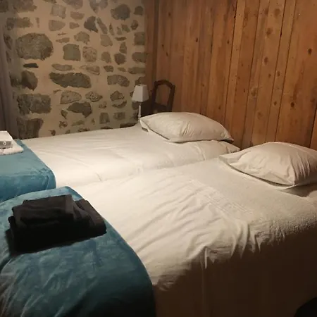 Homestay La Petite Maison Les Sauvages (Haute-Loire)